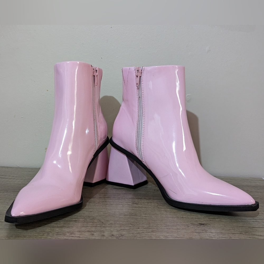bp LOREN POINTED TOE BOOTIE IN PINK PRISM Ankle Boots 6M Grownish TV Series